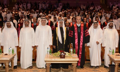 رعى حفل تخريج طلبة جامعة العين نهيان بن مبارك  نعمل بتوجيهات محمد بن زايد على أن الإنسان هو الثروة الوطنيةُ الكُبرَى