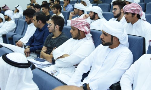 ضمن فعاليات أسبوع الطلبة الجدد .. رئيس الجامعة يلتقي بالطلبة الجدد في اللقاء الإرشادي للعام الجامعي الجديد 2016-2017